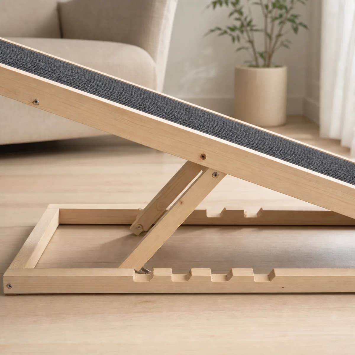 Höhenverstellung der Hunderampe mit Holzstütze und Rastkerben